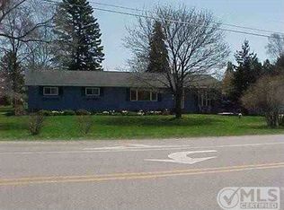 901 Willow Creek Rd, Escanaba, MI 49829