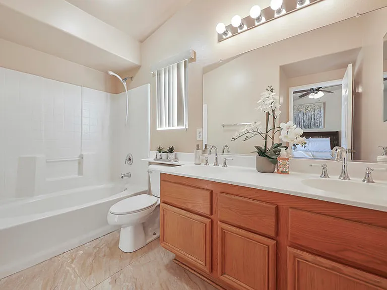 45930 Las Colinas — Photo 23