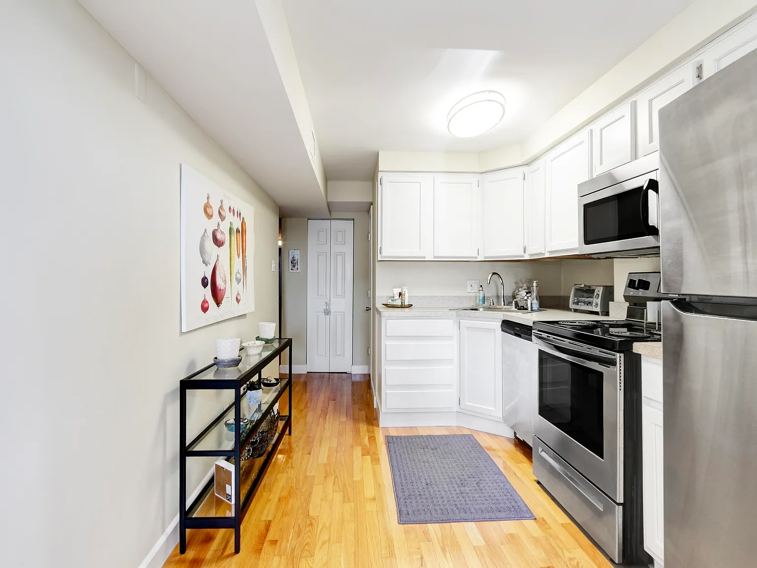 2 bed, 1.5 bath, $7,000 — Photo 4