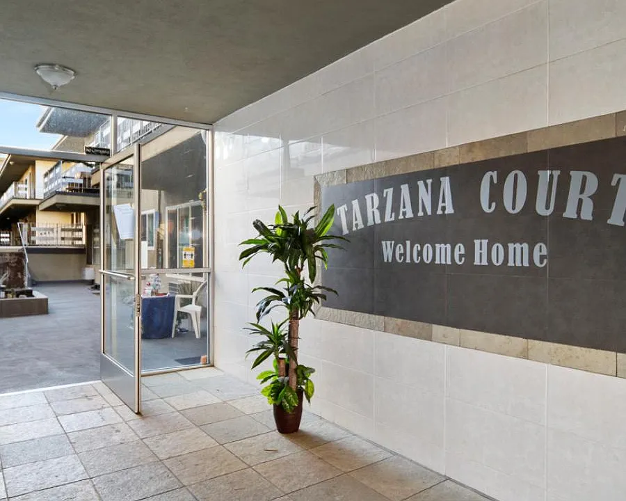 Tarzana Courtyard