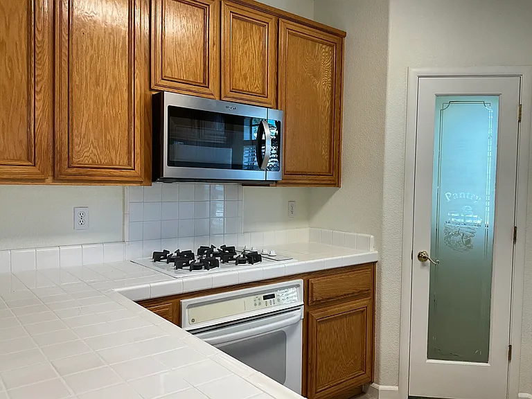 8418 Granite Cove Dr — Photo 3