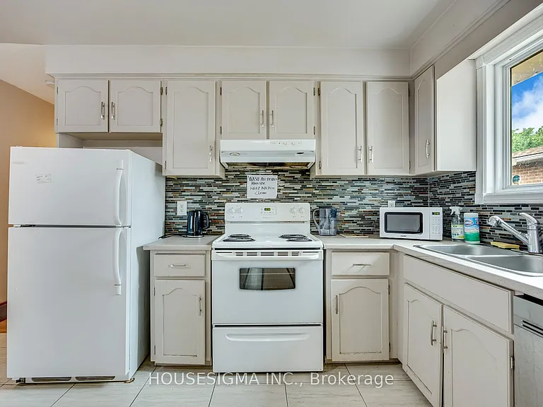 115 Scenic Wood Cres — Photo 11