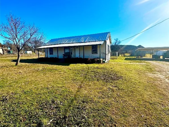 620 E Elm St, Gordon, TX 76453