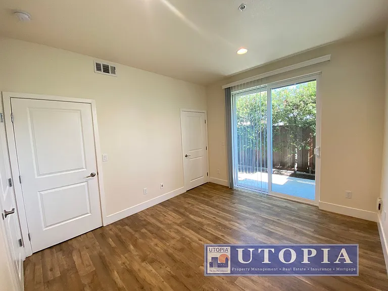 106 Jacobs Ln — Photo 14