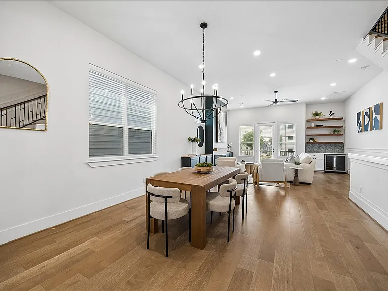 1232 W 21st St — Photo 13