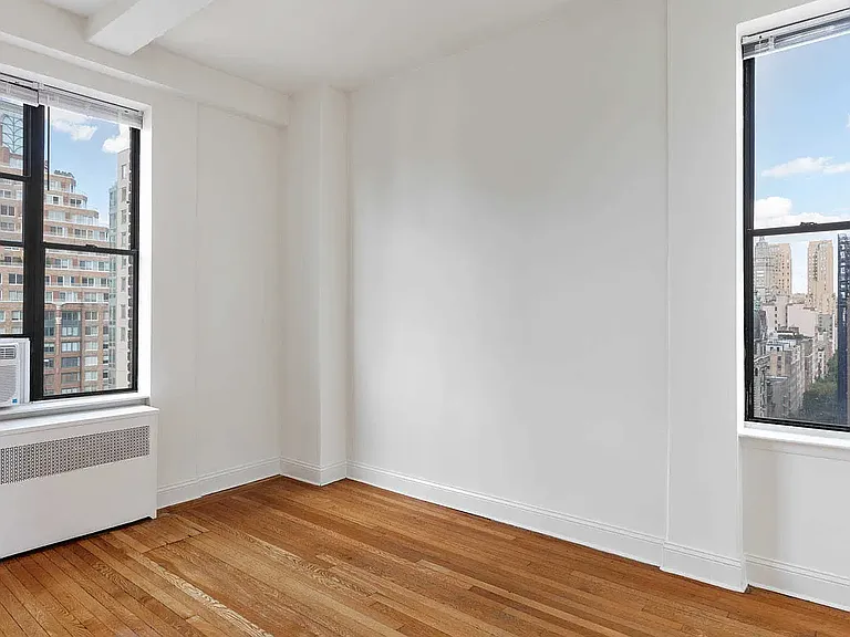 228 W 71st St #10L — Photo 28