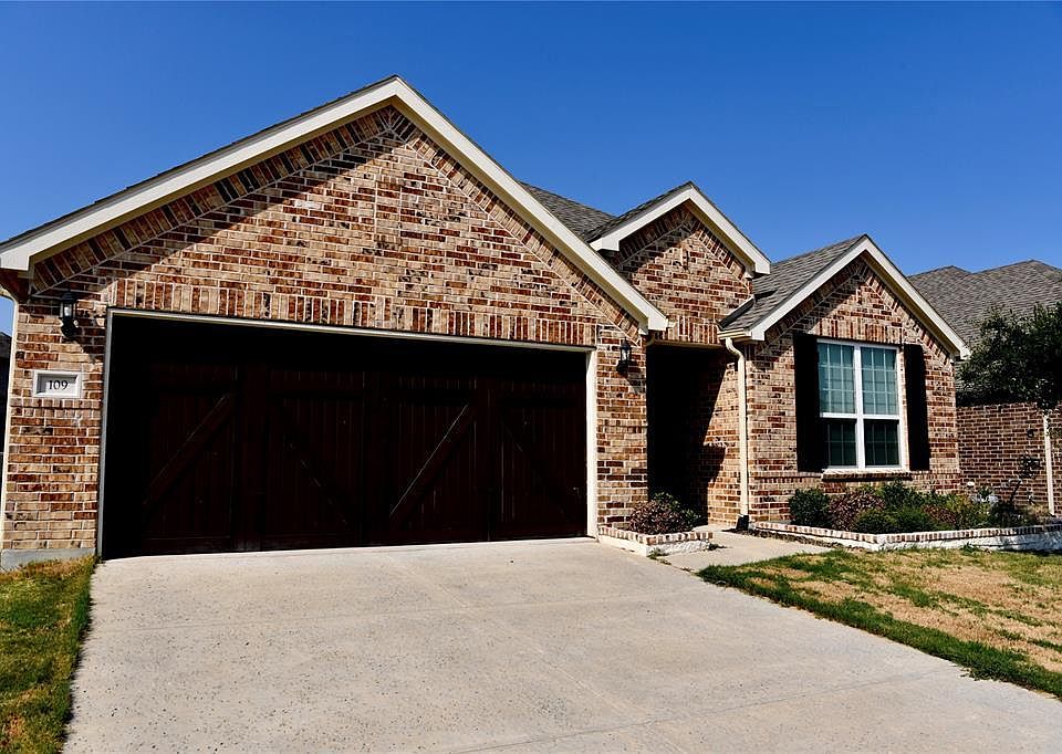 1st image of 109 Crimson Law Dr