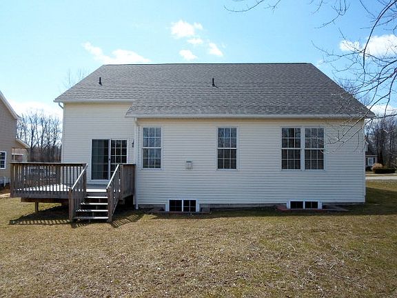 2nd image of 913 Williamsburg Ct