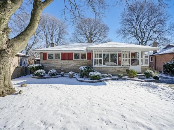 116 Boniface Ave, Kitchener, ON N2C 1L9