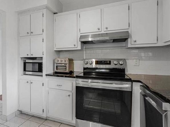 182 Lakeview Dr APT 204