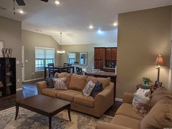 4th image of 4852 Gregory Dr