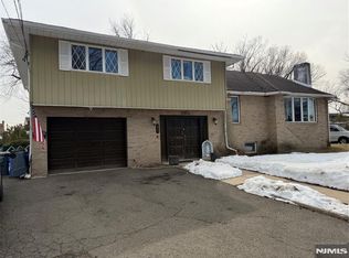 82 Birk St, Saddle Brook, NJ 07663