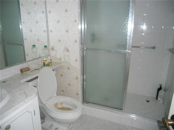 5th image of 300 S Hollybrook Dr APT 302