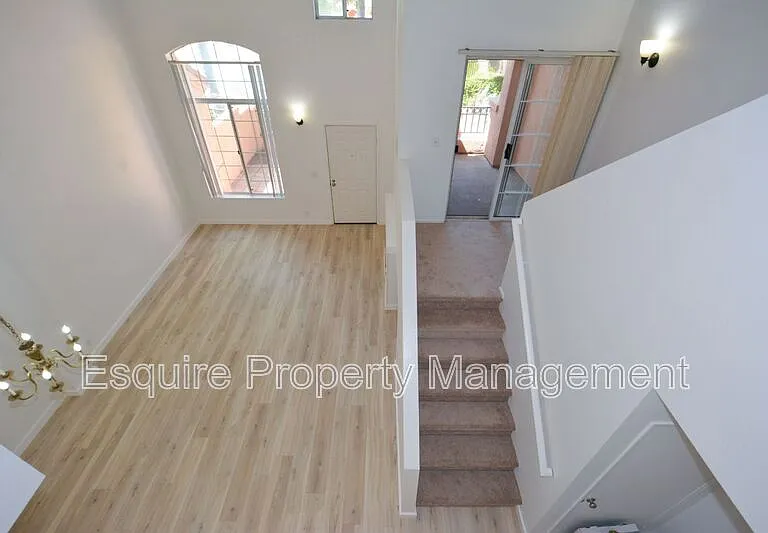 1159 Oyster Pl — Photo 6