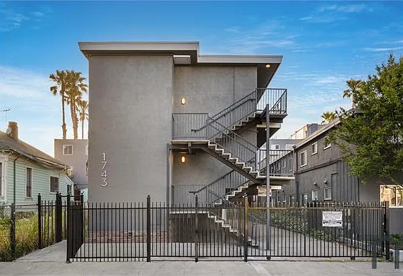 1 bed, 554 sqft, $2,295 — Photo 1