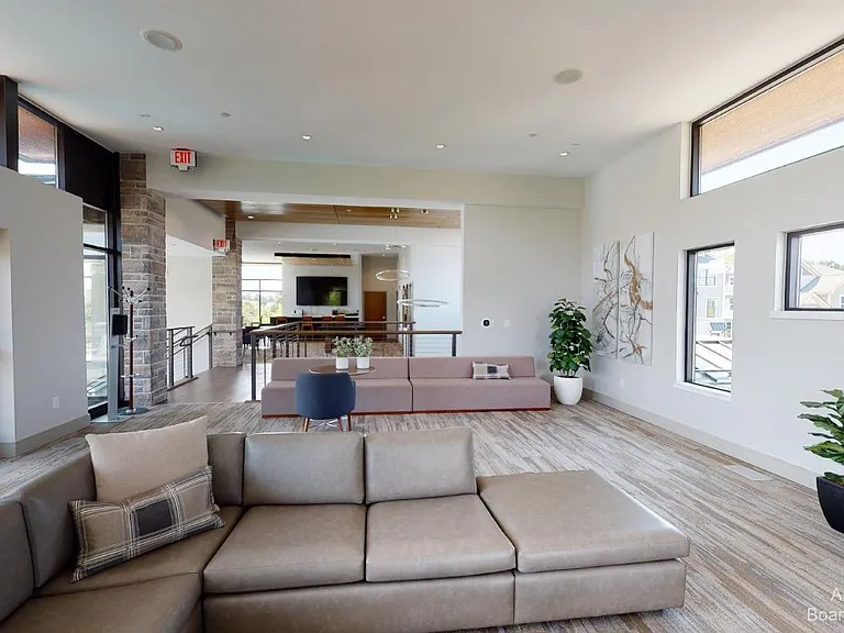 2704 S Spurway Dr — Photo 41