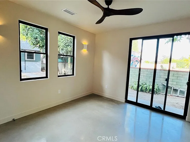 1203 S Chavez St — Photo 4