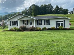 103 Old County Rd, Hampton, TN 37658