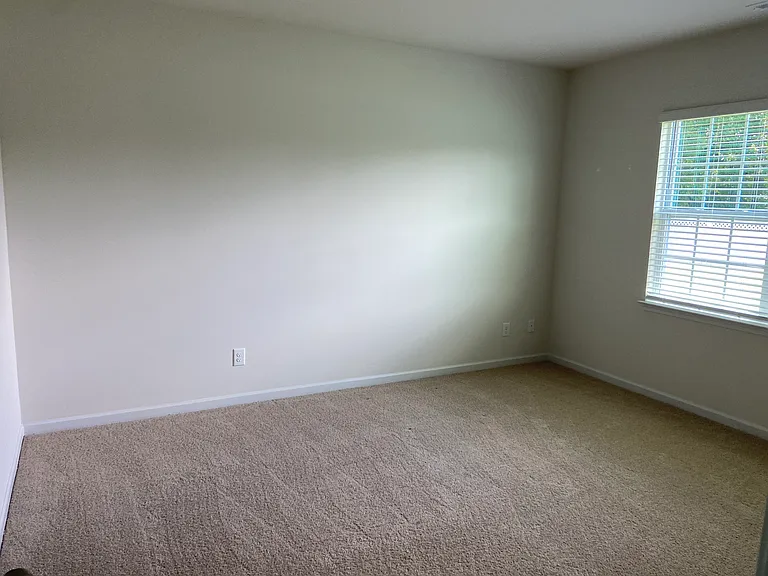 1251 Middlecrest Dr — Photo 16