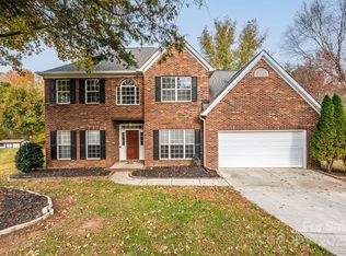 5677 Berry Ridge Dr, Harrisburg, NC 28075
