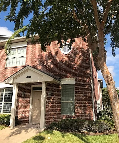 424 Forest Dr — Photo 1