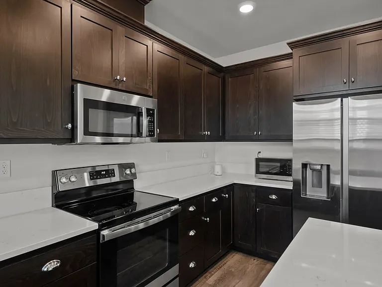 7461 Walker Way — Photo 8