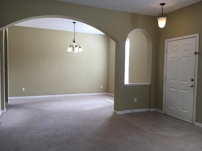 9805 Portofino Dr — Photo 3