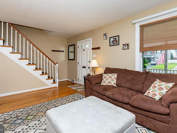 5th image of 1617 Winton Ave