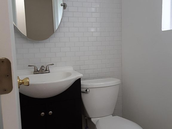 5th image of 299 Jamie Ln