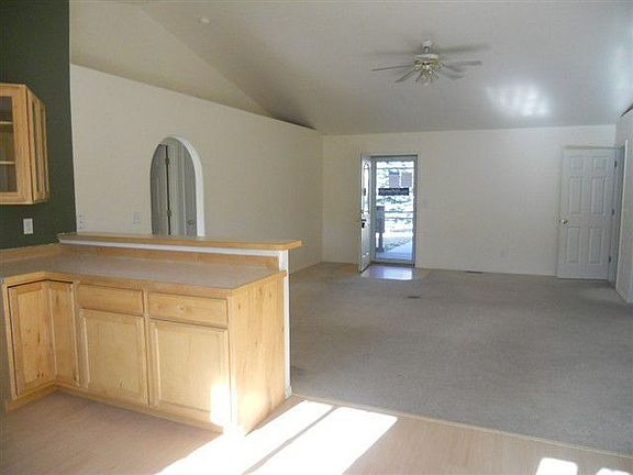3rd image of 3231 Glenbrook Dr