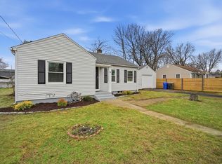 78 W Bay Path Ter, Springfield, MA 01109