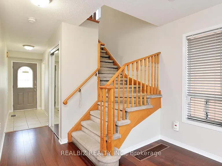 627 Caboto Trl — Photo 24
