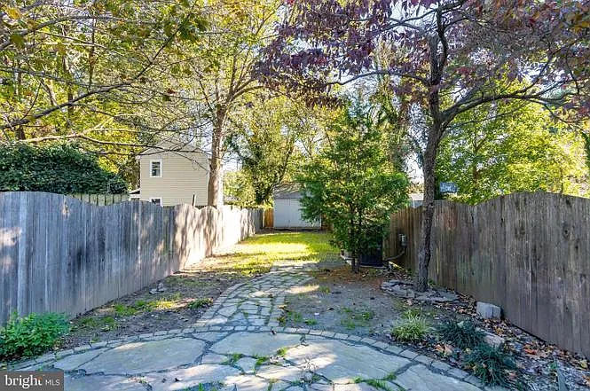 103 S College Ave — Photo 34