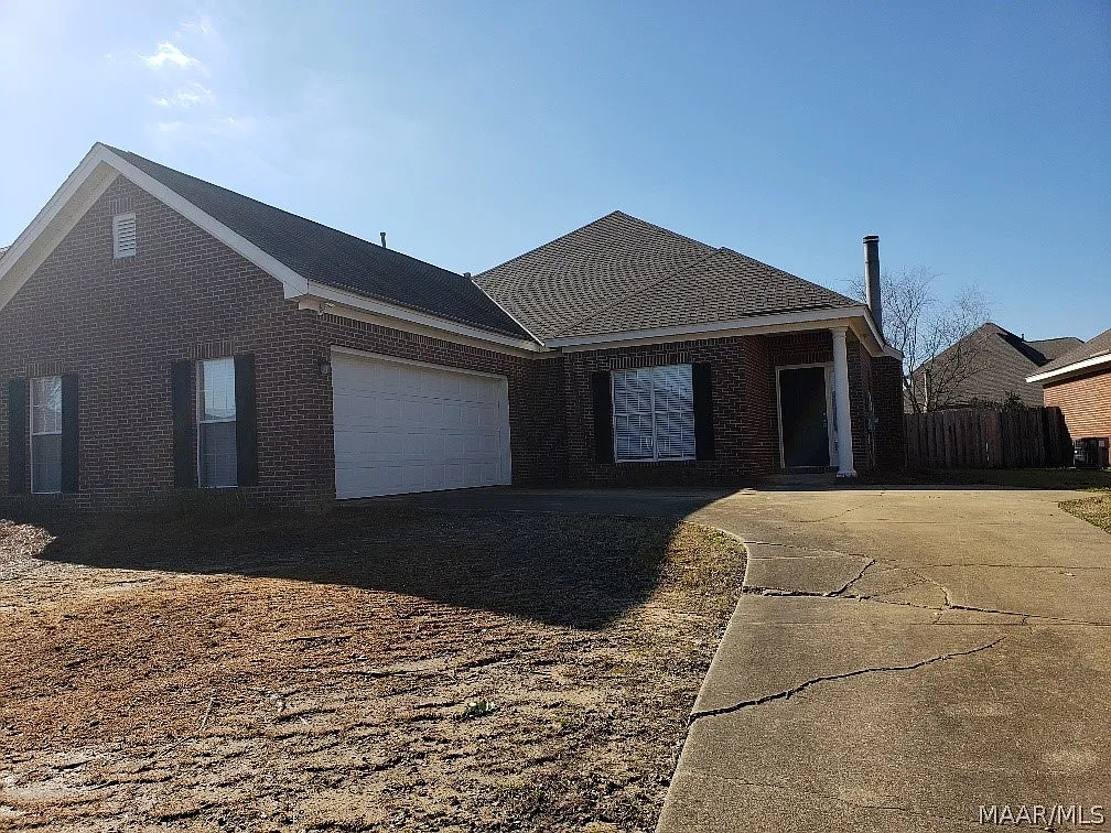 3 bed, 2.0 bath, 1869 sqft, $2,000 — Photo 2