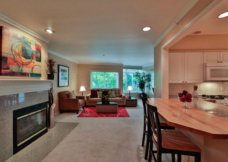 1st image of 210 10th St APT 3