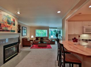 210 10th St APT 3, Kirkland, WA 98033