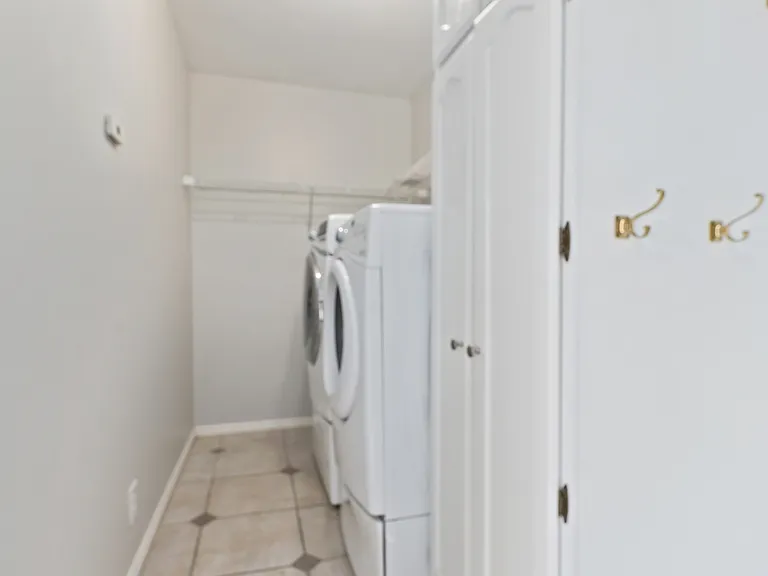3666 S Pearblossom Cir — Photo 40