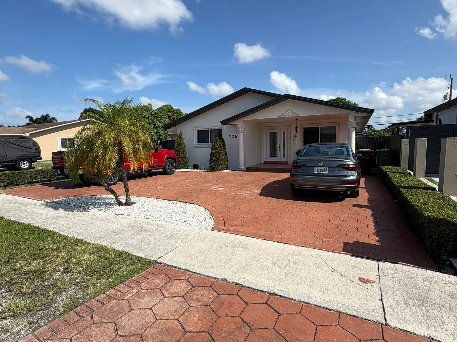 3 bed, 1900 sqft, $3,250 — Photo 2