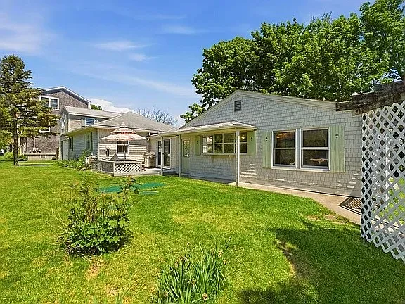 85 Highland Ave — Photo 2