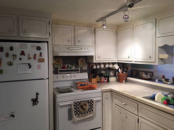 2nd image of 10795 Bay St NE