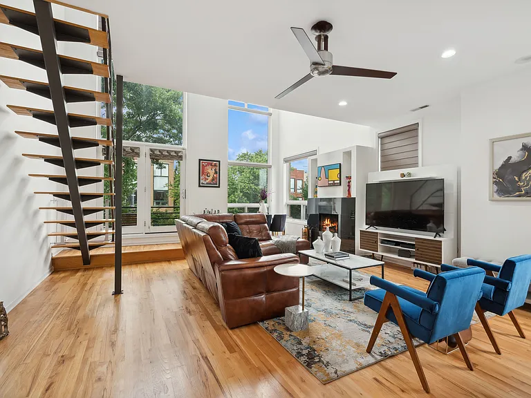 885 N Hermitage Ave #C — Photo 4
