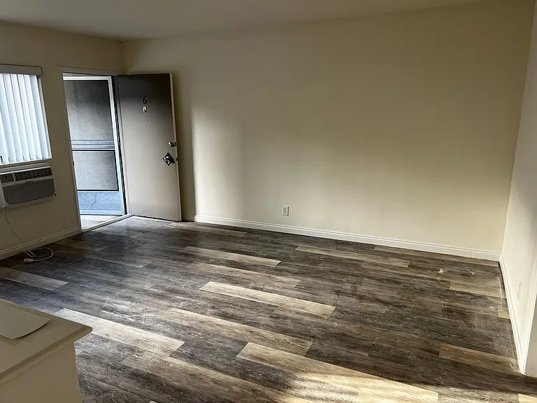 600 N Louise St — Photo 7