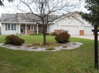 615 Buchanan Rd, Combined Locks, WI 54113