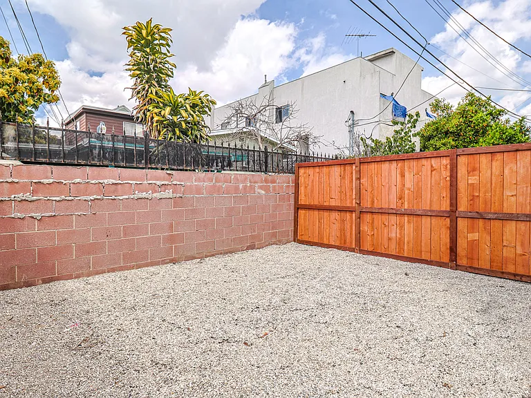 161 S Hoover St #B — Photo 20