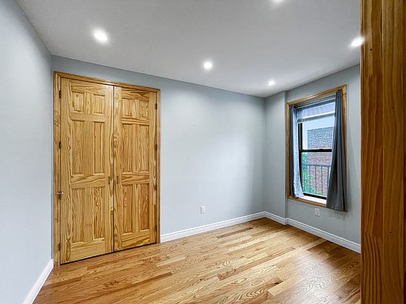 4th image of 440 Senator St APT 18