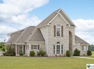 2606 Summerwind Dr SE, Decatur, AL 35603