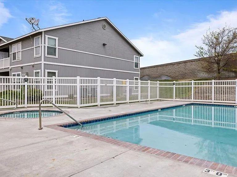 6405 N Chapel Hill Blvd #N102 — Photo 25