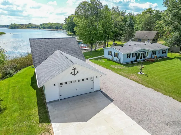 3451 Pinehurst Dr, Lake, MI 48632