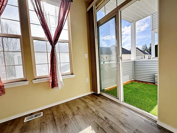 4th image of 22718 NE 4th Ln Unit 103