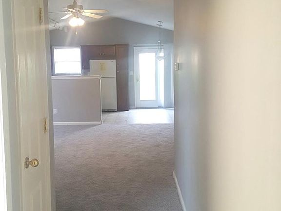 2nd image of 160 Blue Heron Pl
